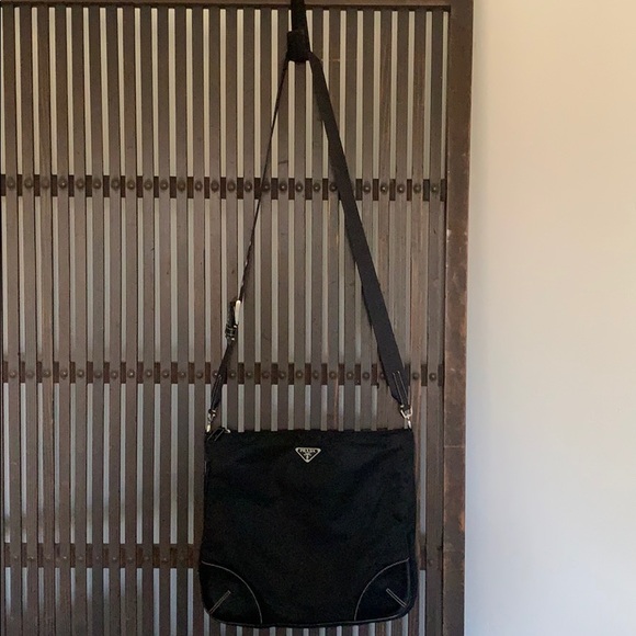 Authentic Prada black Tessuto nylon crossbody bag - Picture 3 of 11